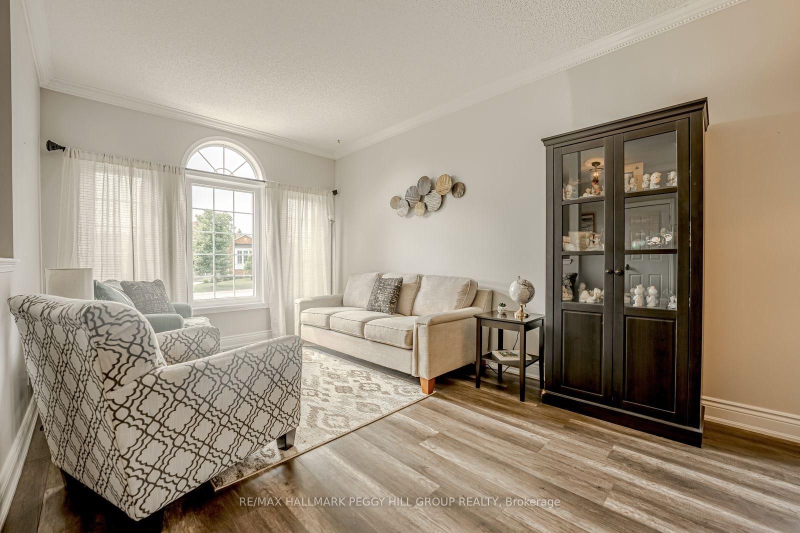 2 Purt Court • Barrie, ON photo 10