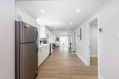 56 68th Street N • Wasaga Beach, ON photo 3