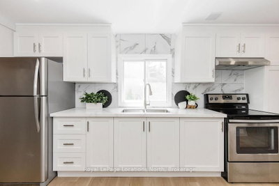 56 68th Street N • Wasaga Beach, ON photo 5