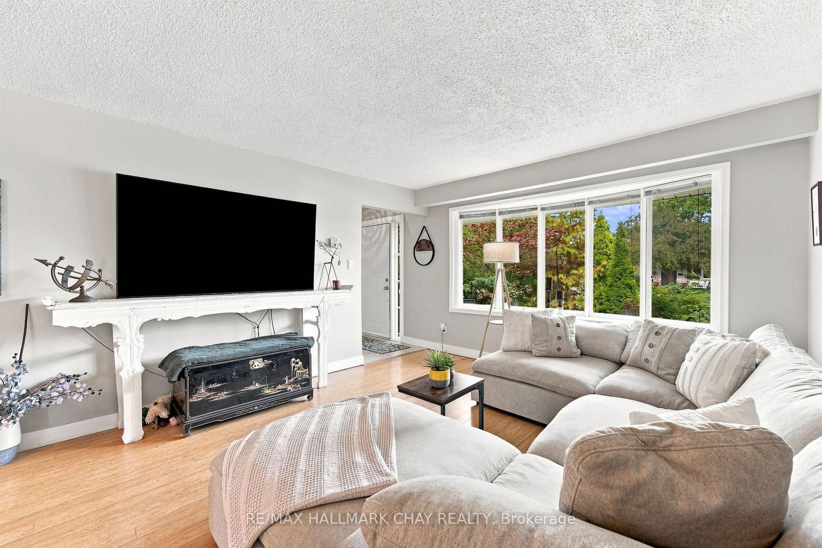 30 Harding Avenue • Barrie, ON photo 5