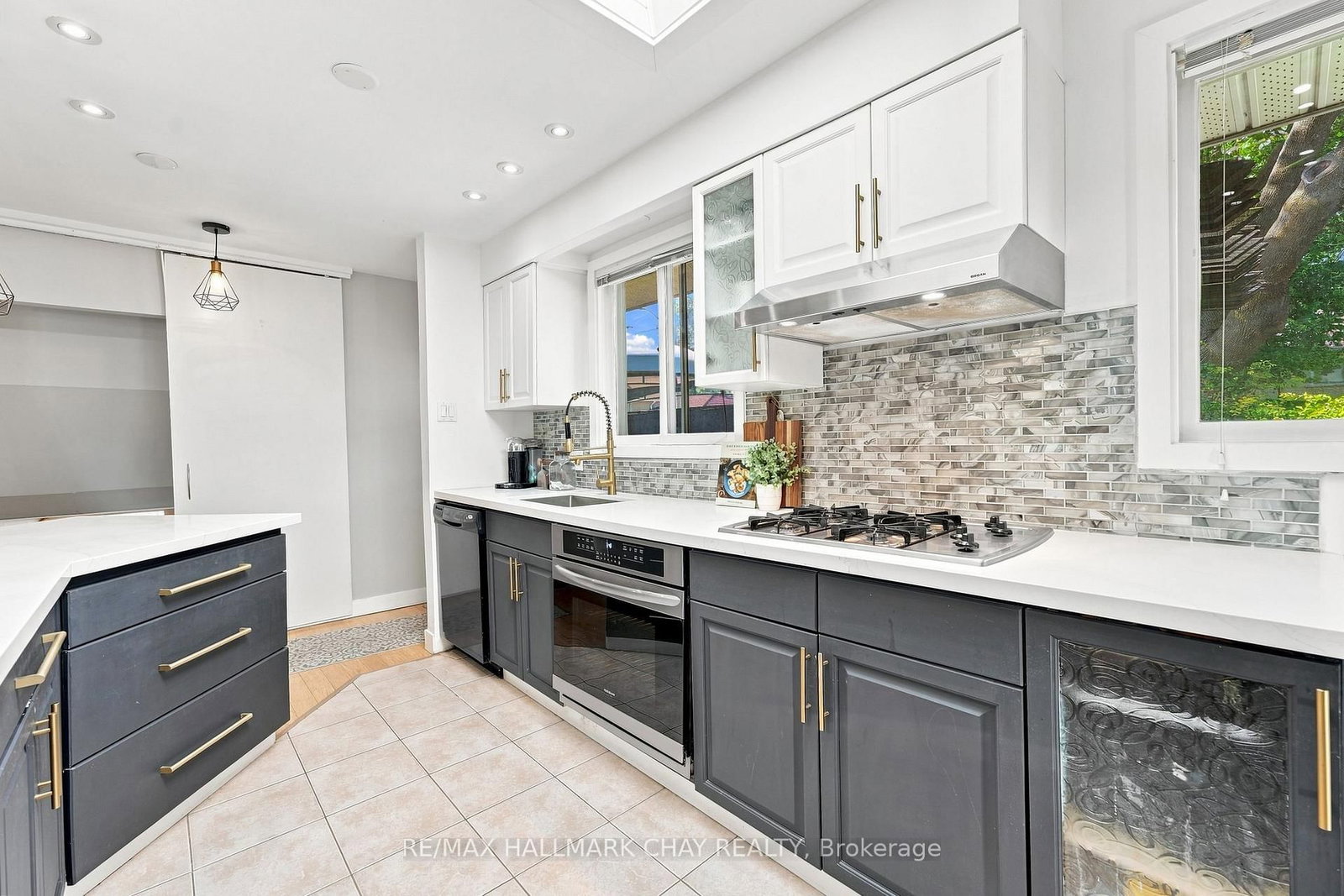 30 Harding Avenue • Barrie, ON photo 8