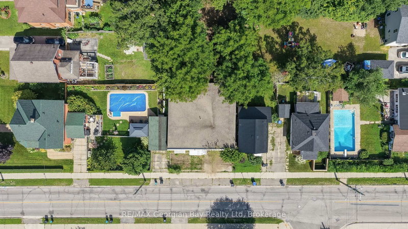 382 Yonge Street