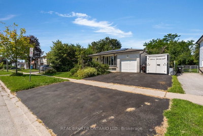 Detached House for sale at 61 Bernick Drive, Barrie, Ontario, L4M 5C1 - Grove East - MLS: S13689558