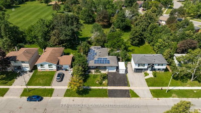 61 Bernick Drive • Barrie, ON photo 2