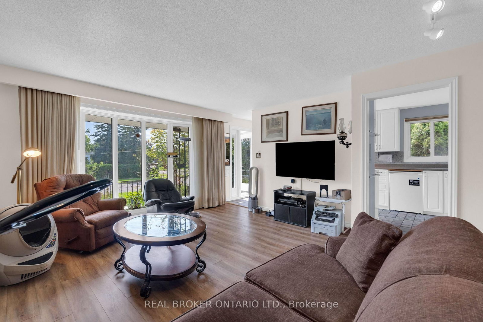 61 Bernick Drive • Barrie, ON photo 6
