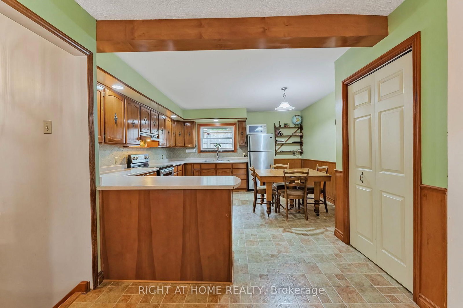 3500 Baldwick Lane • Springwater, ON photo 10