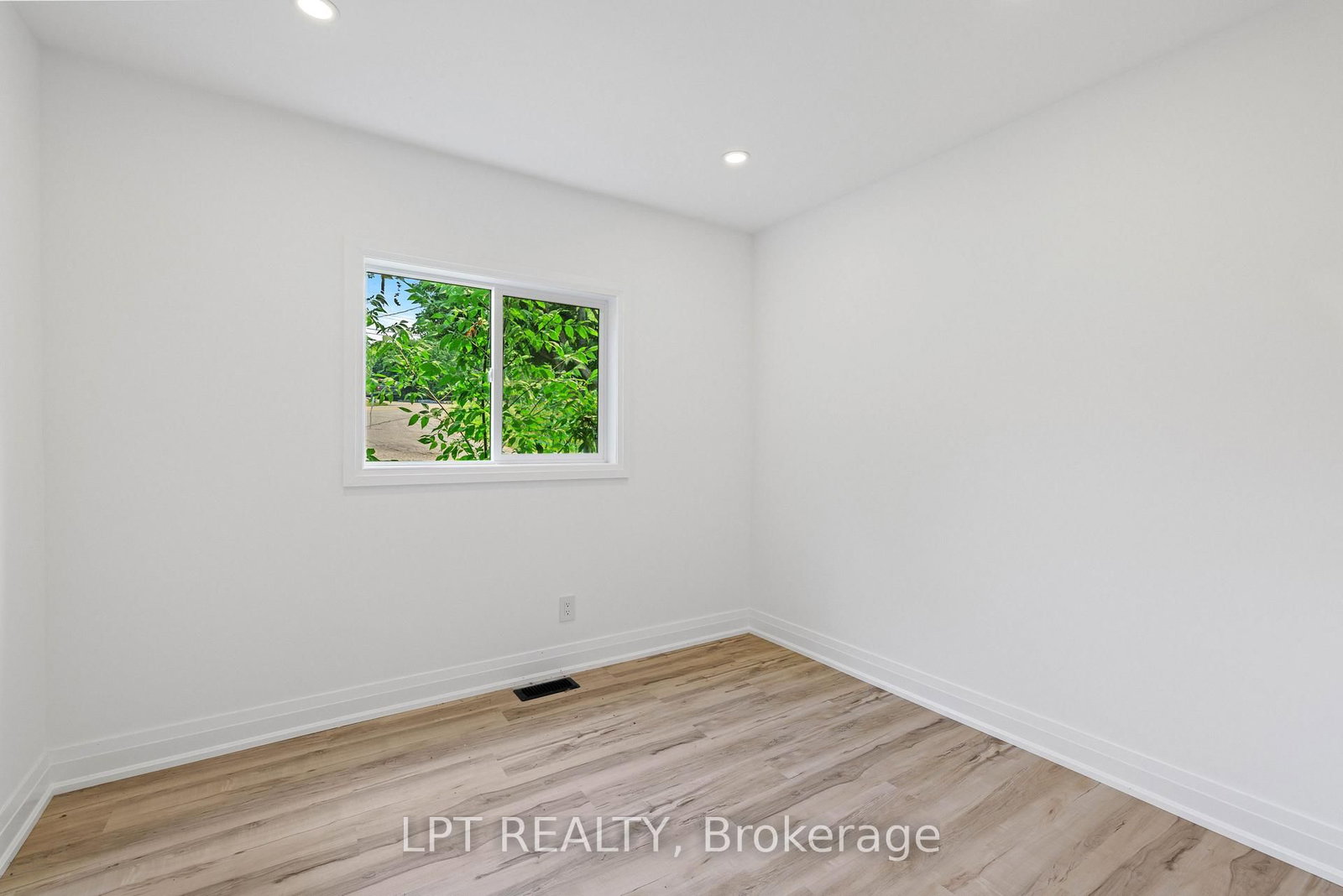 47 Moon Point Drive • Oro-Medonte, ON photo 15