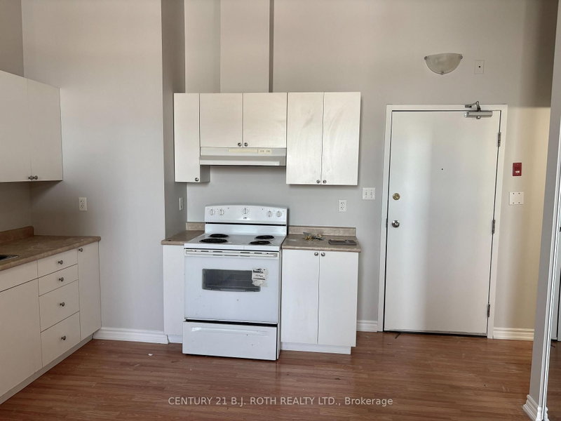 302 - 19 Dunlop Street W