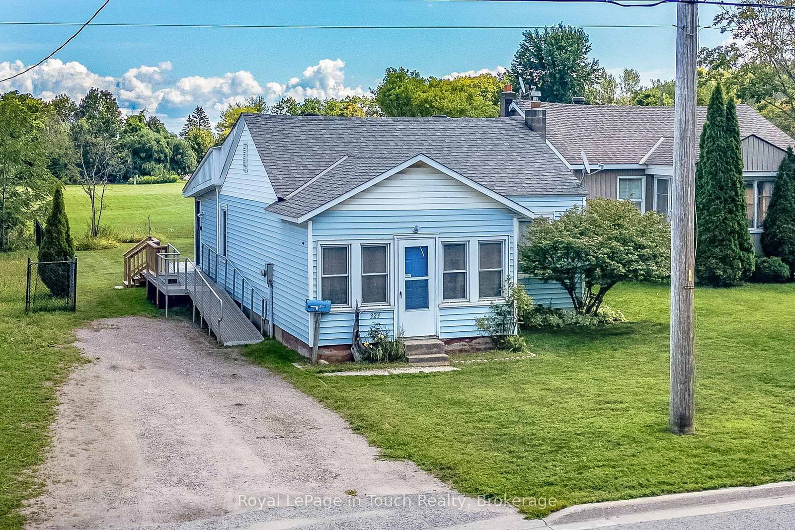 323 William Street • Midland, ON photo 1