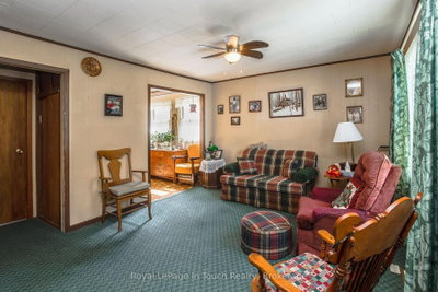 323 William Street • Midland, ON photo 5