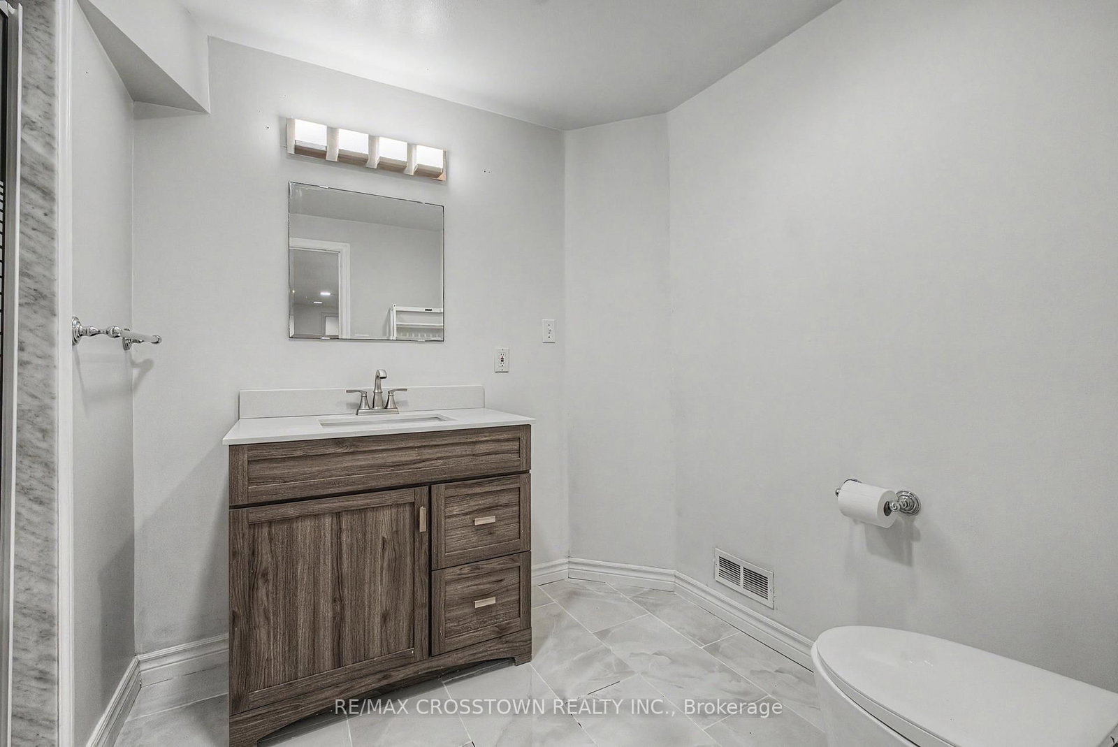31 Logan Court • Barrie, ON photo 34