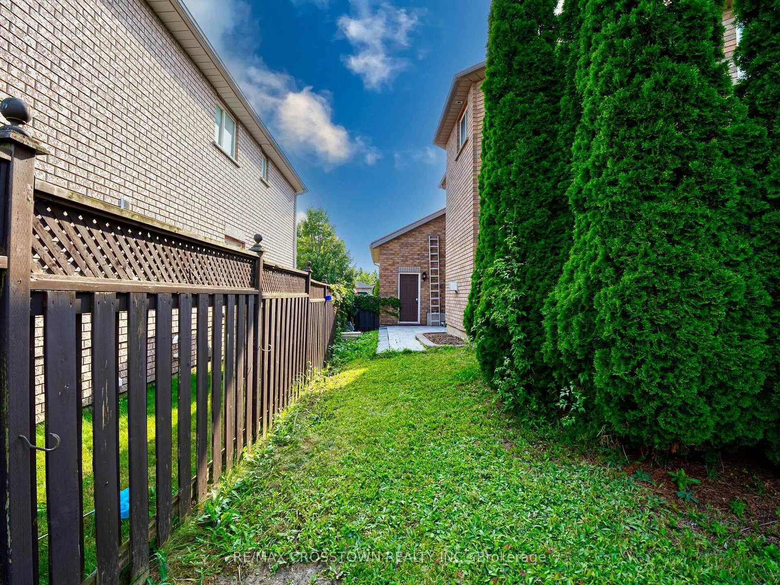 31 Logan Court • Barrie, ON photo 38