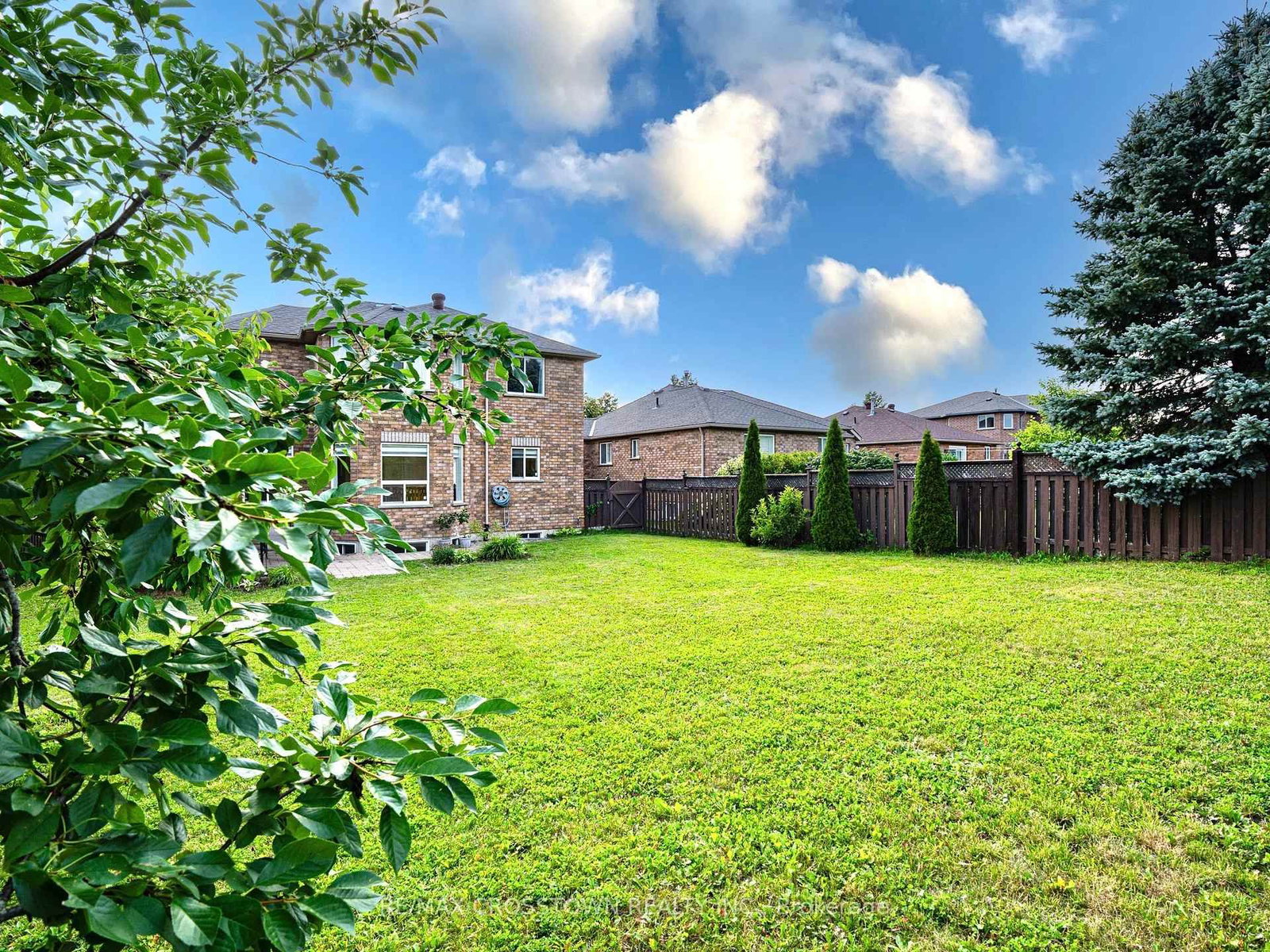 31 Logan Court • Barrie, ON photo 39