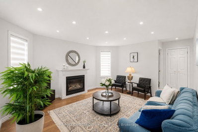 31 Logan Court • Barrie, ON photo 8