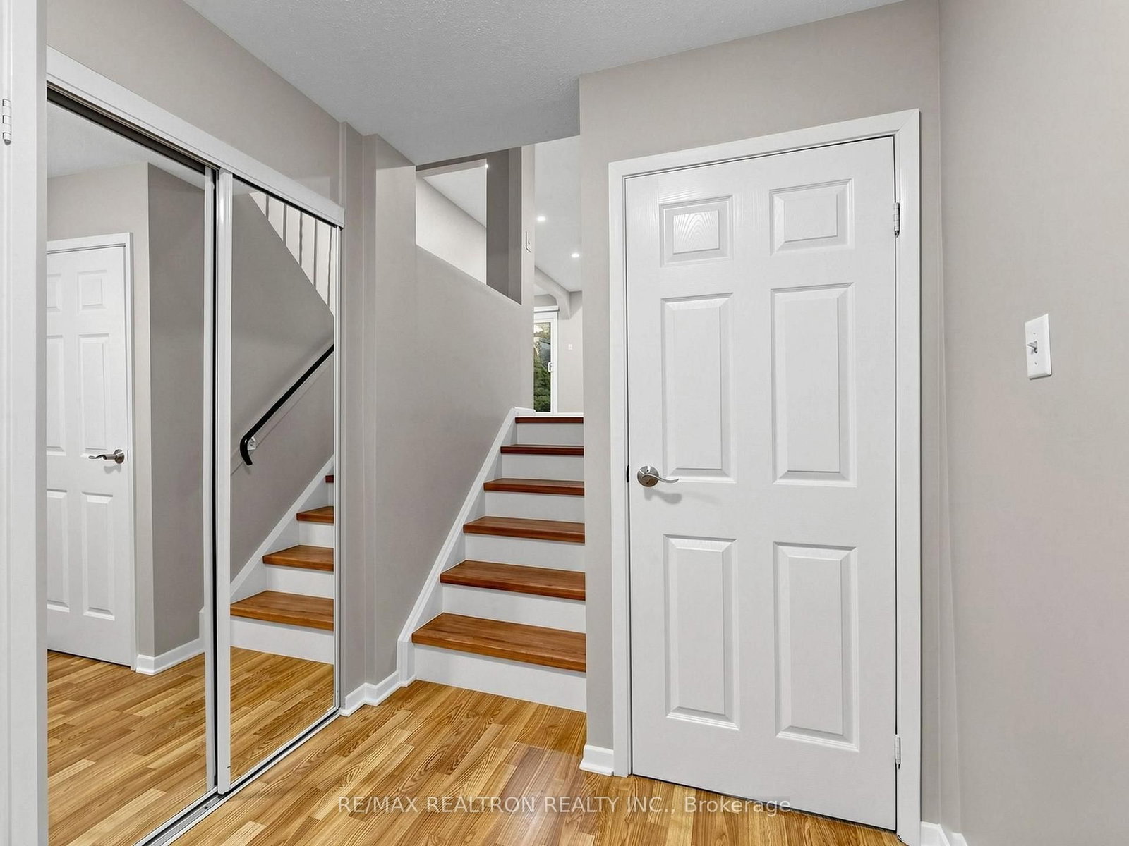 12 Robin Court • Barrie, ON photo 16