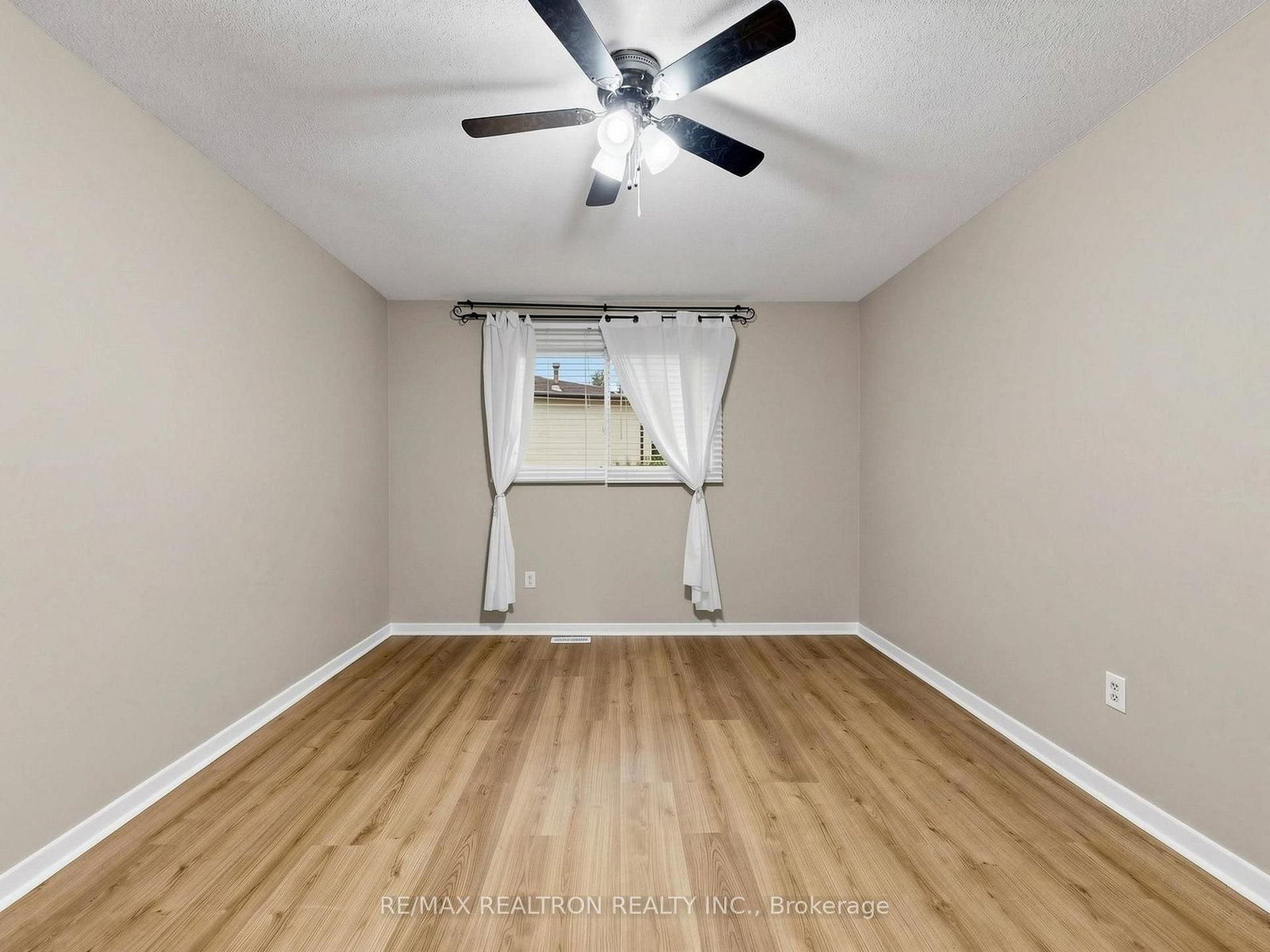 12 Robin Court • Barrie, ON photo 23