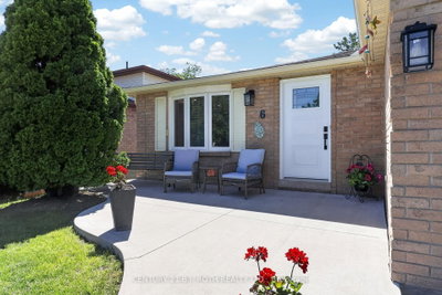 6 Ford Street • Barrie, ON photo 3