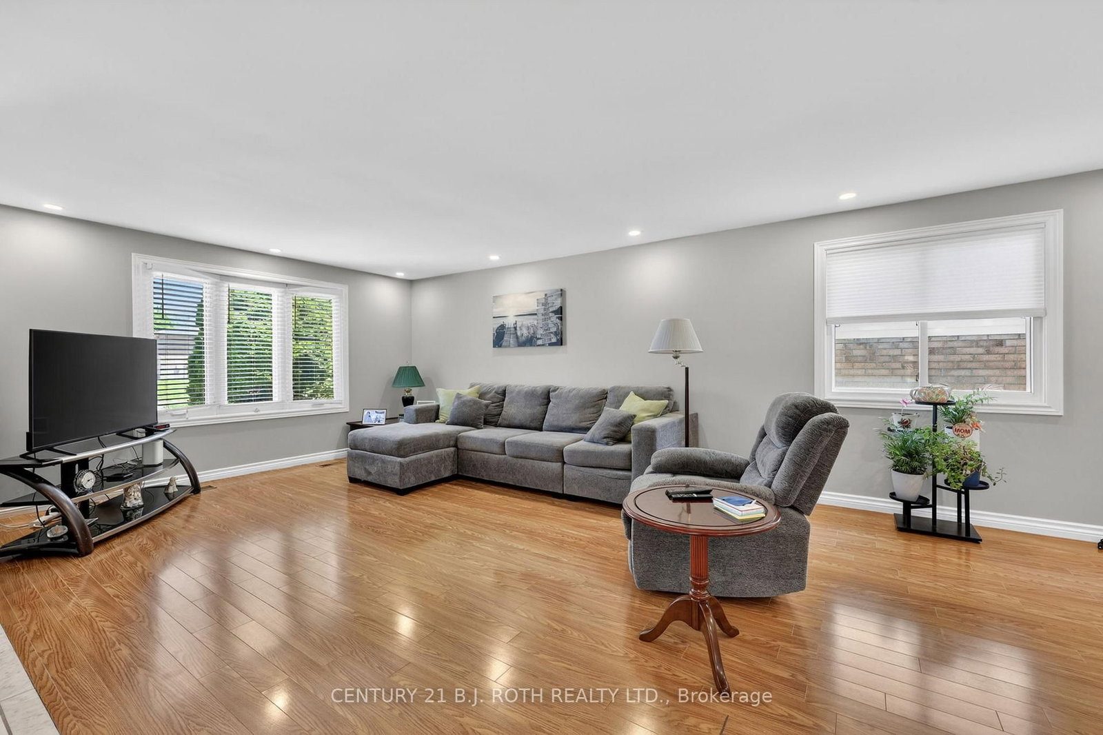 6 Ford Street • Barrie, ON photo 5