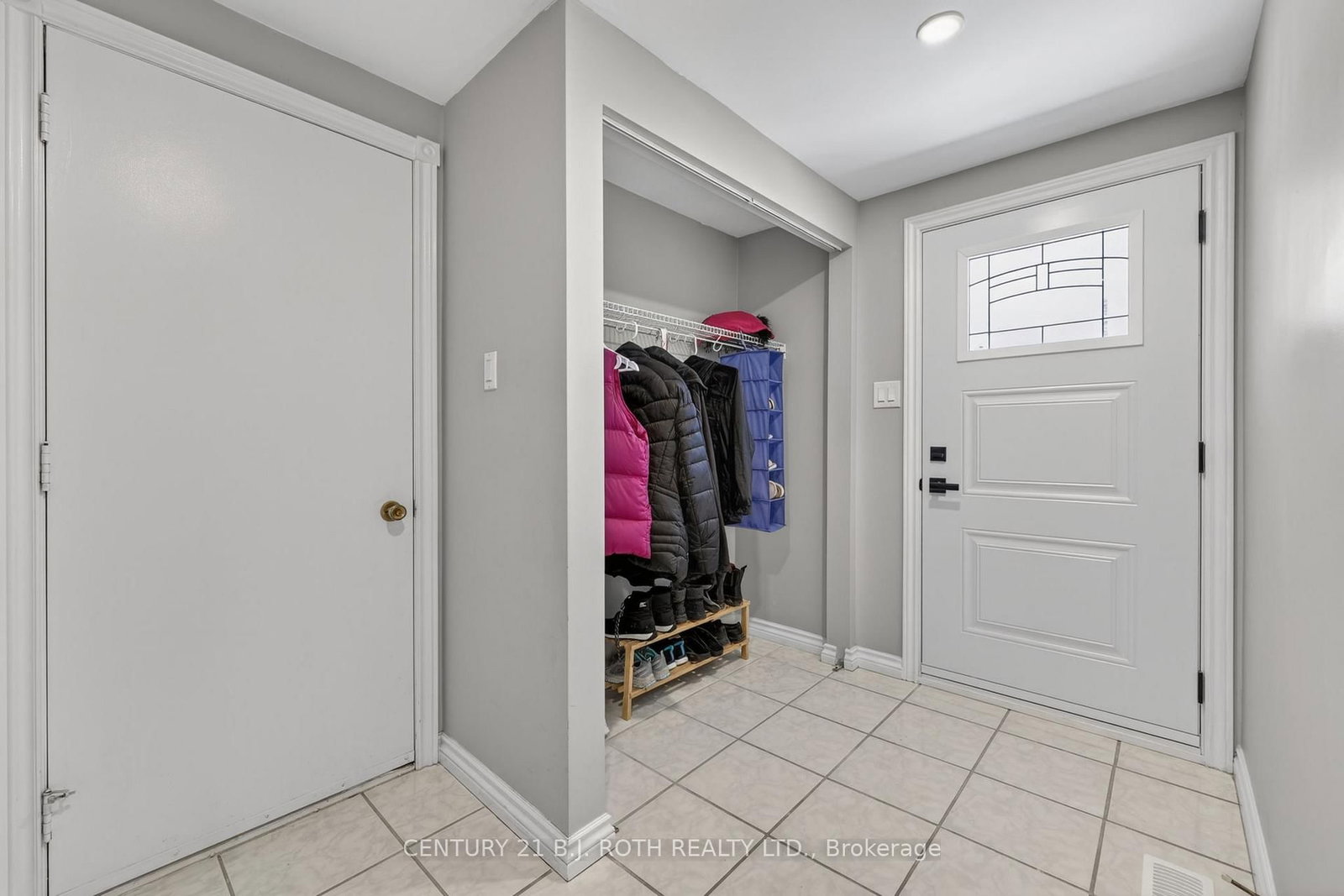 6 Ford Street • Barrie, ON photo 6