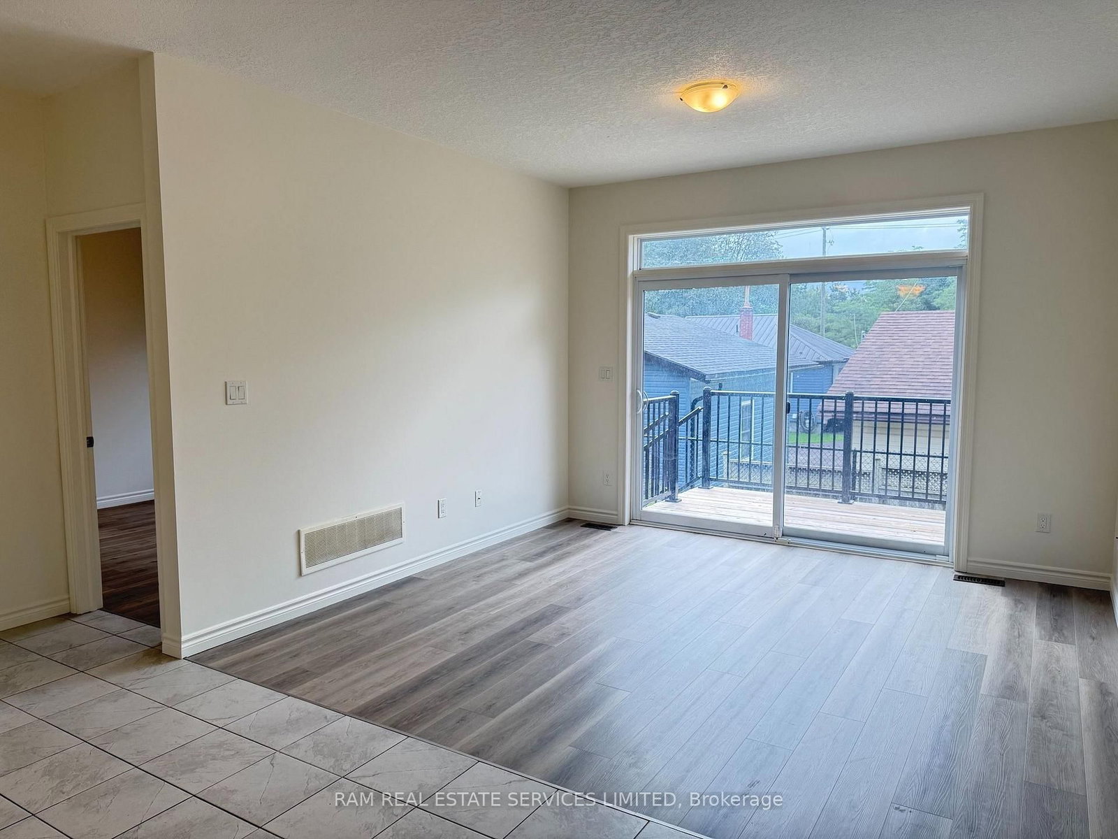 981 wright Drive • Midland, ON photo 8