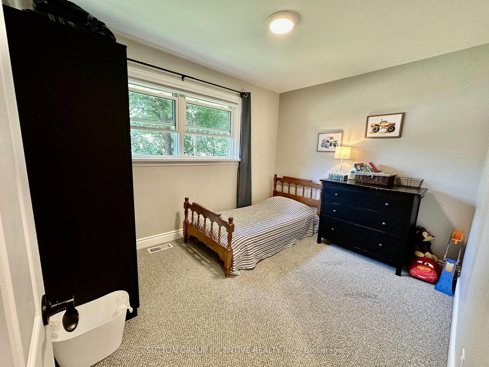 23 Northpark Road • Barrie, ON photo 11