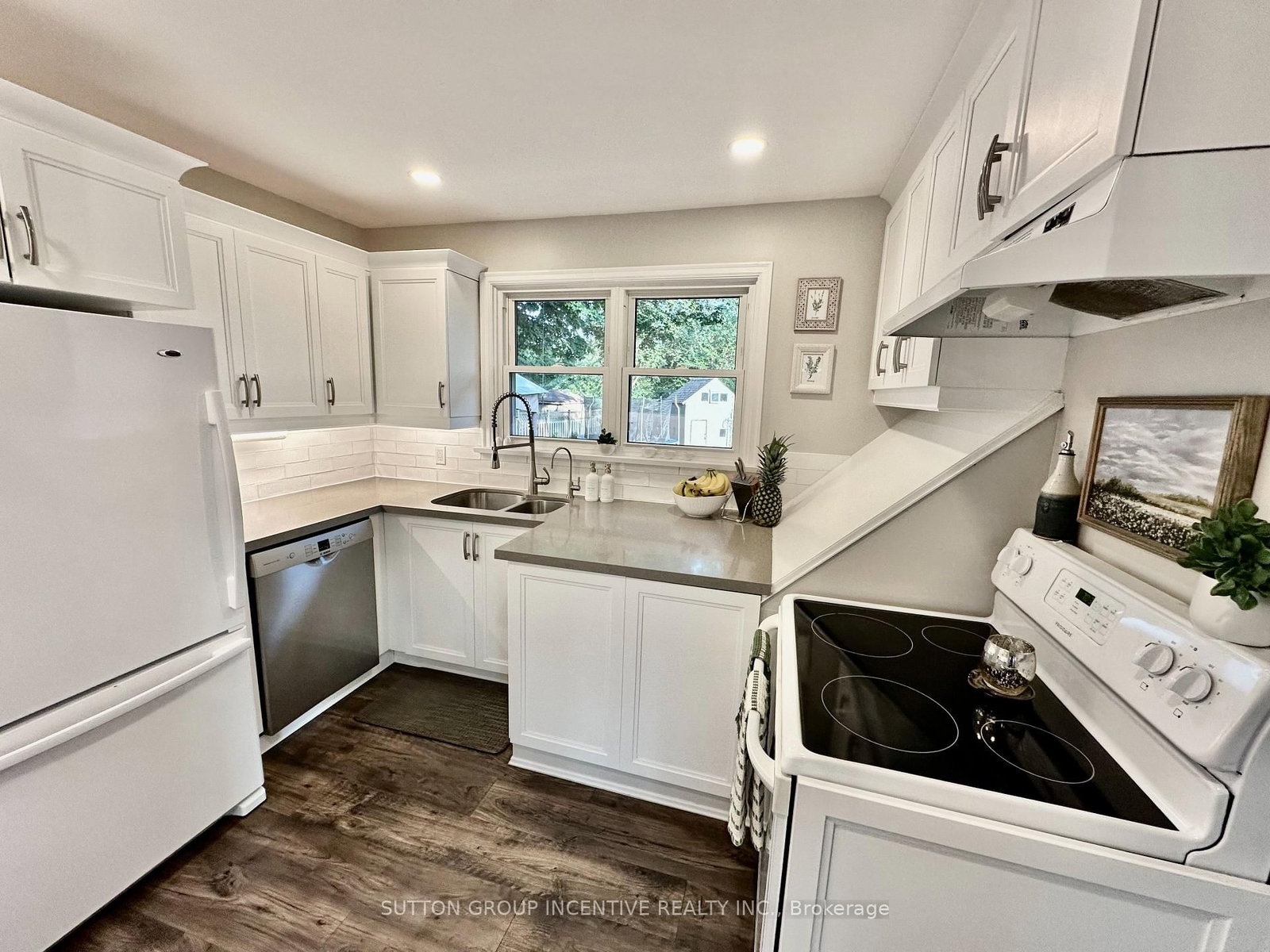 23 Northpark Road • Barrie, ON photo 6