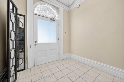 64 High Street • Barrie, ON photo 4