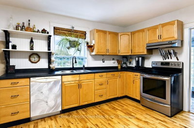 66 Maple Street • Tay, ON photo 9
