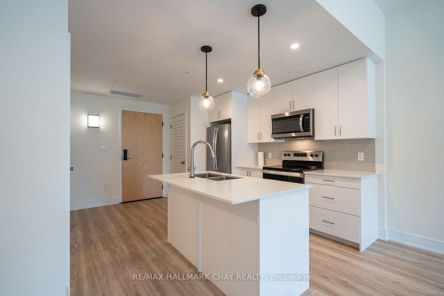 203 - 121 Mary Street, Clearview 4