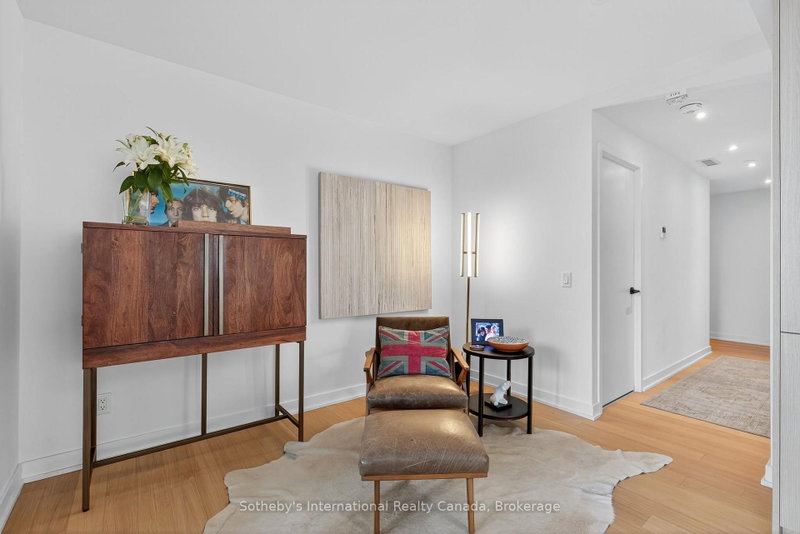 31 Huron St photo 5