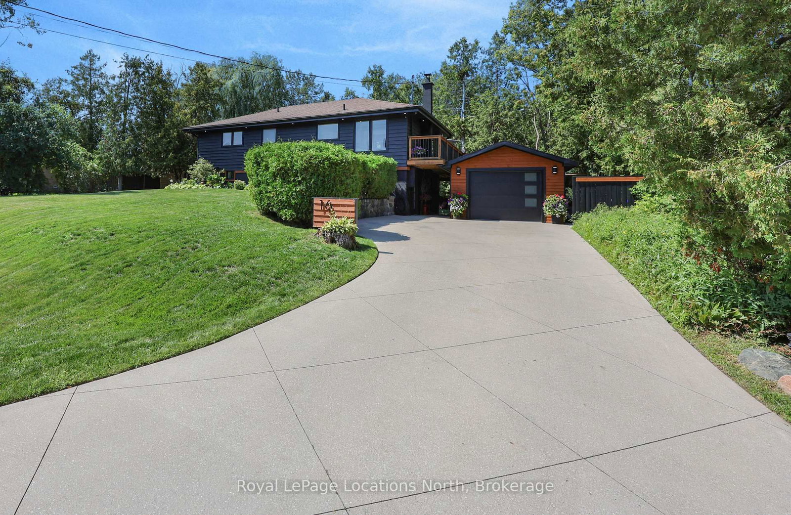 16 Huronia Pathway • Collingwood, ON photo 1