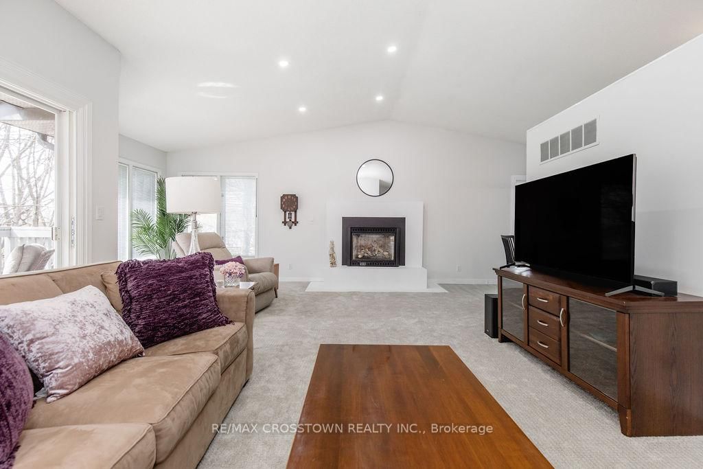 147 Anne Street N • Barrie, ON photo 19