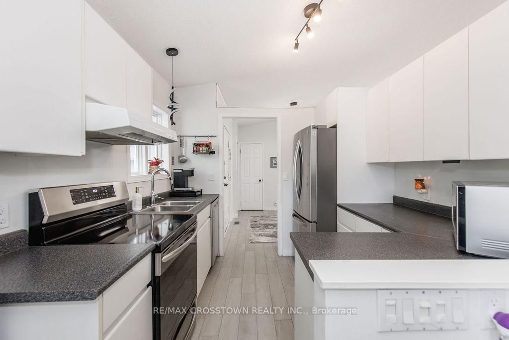 147 Anne Street N • Barrie, ON photo 23