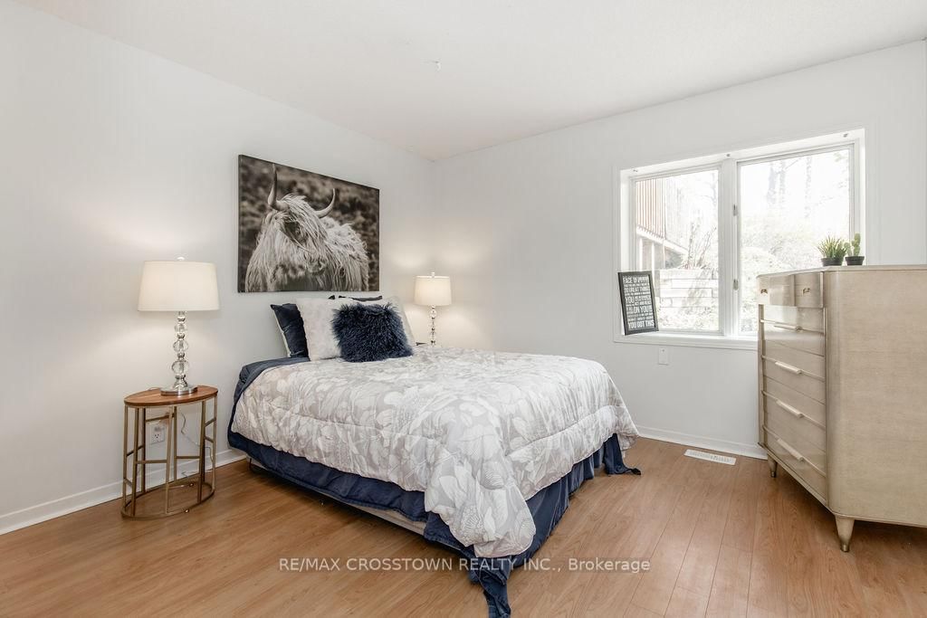 147 Anne Street N • Barrie, ON photo 37