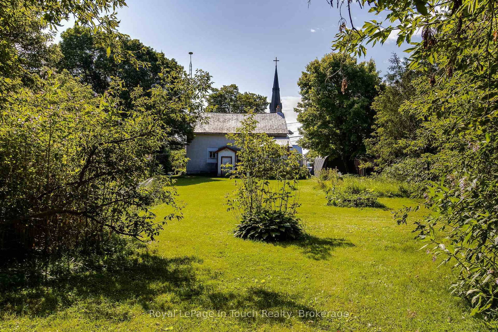 328 Lafontaine Road W • Tiny, ON photo 12
