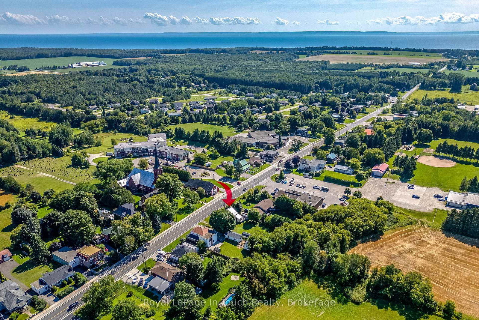 328 Lafontaine Road W • Tiny, ON photo 22