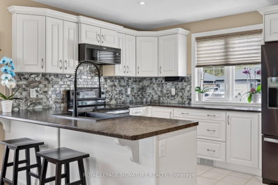 Detached House for sale at 22 Hunter Avenue, Tay, Ontario, L0K 2A0 - Victoria Harbour - MLS: S13695722