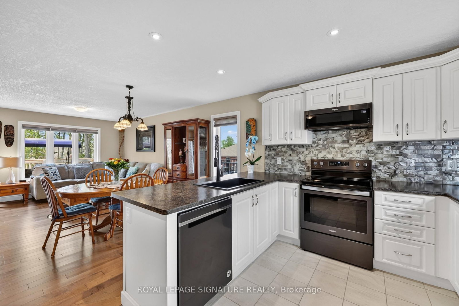 22 Hunter Avenue • Tay, ON photo 15