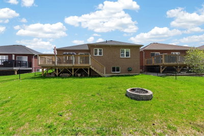 22 Hunter Avenue • Tay, ON photo 6