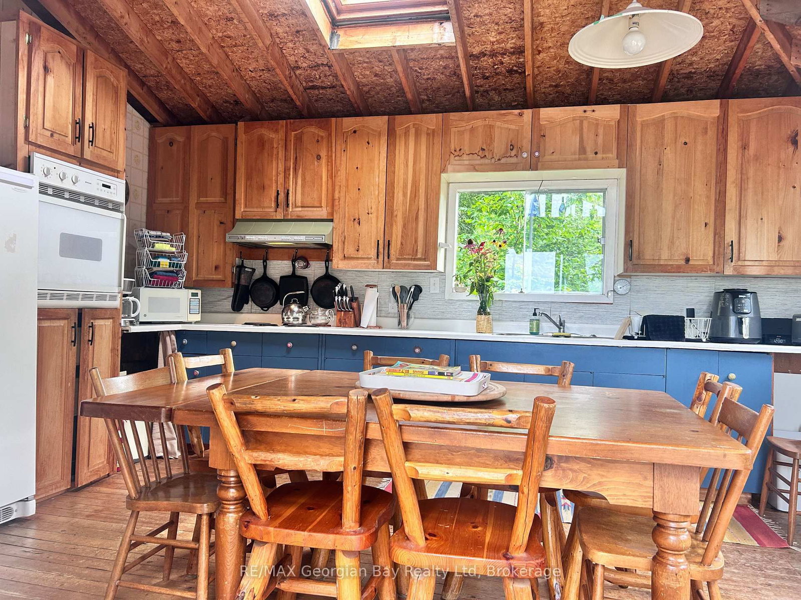 681 Mkade Kegwin Miikan Road • Christian Island 30, ON photo 12