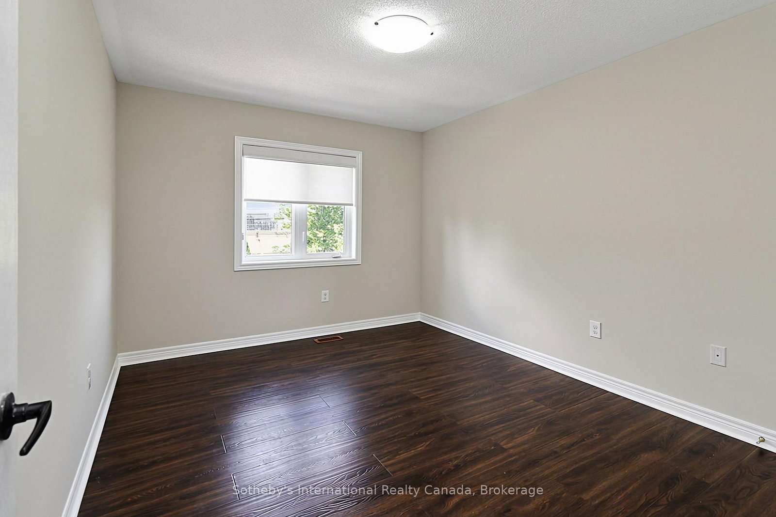 28 Barrington Tr, Collingwood, view 31