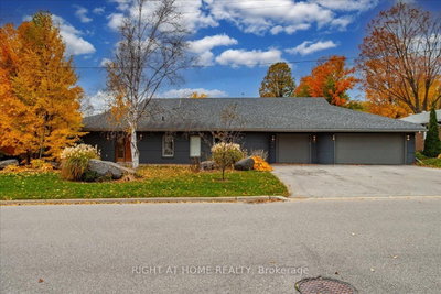 Detached House for sale at 88 Cook Street, Barrie, Ontario, L4M 4G6 - Codrington - MLS: S13696070