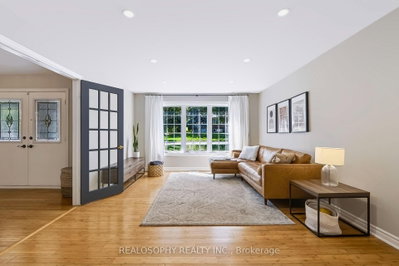 22 Murray Street • Barrie, ON photo 8