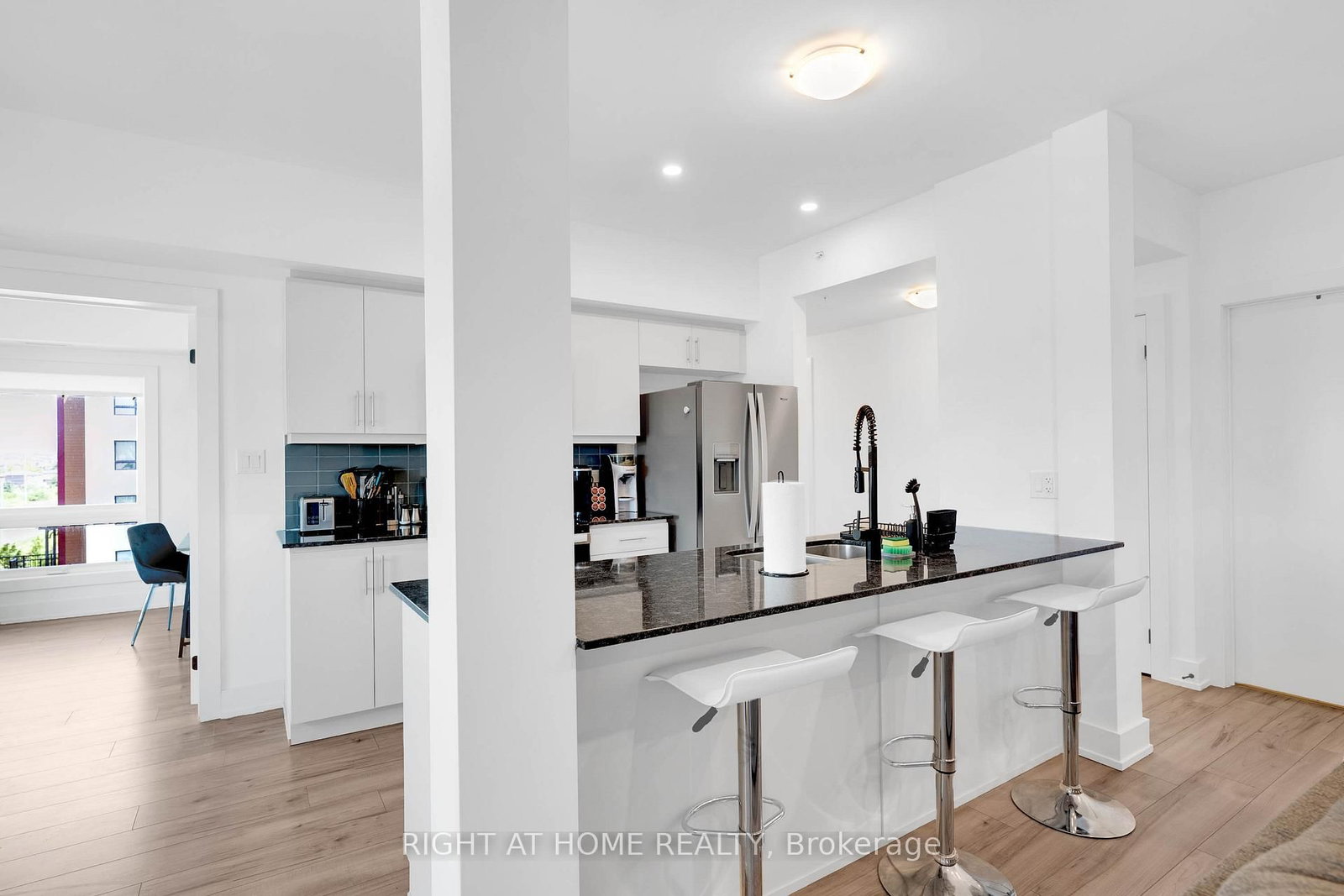 4 Spice Way • #202 • Barrie, ON photo 13