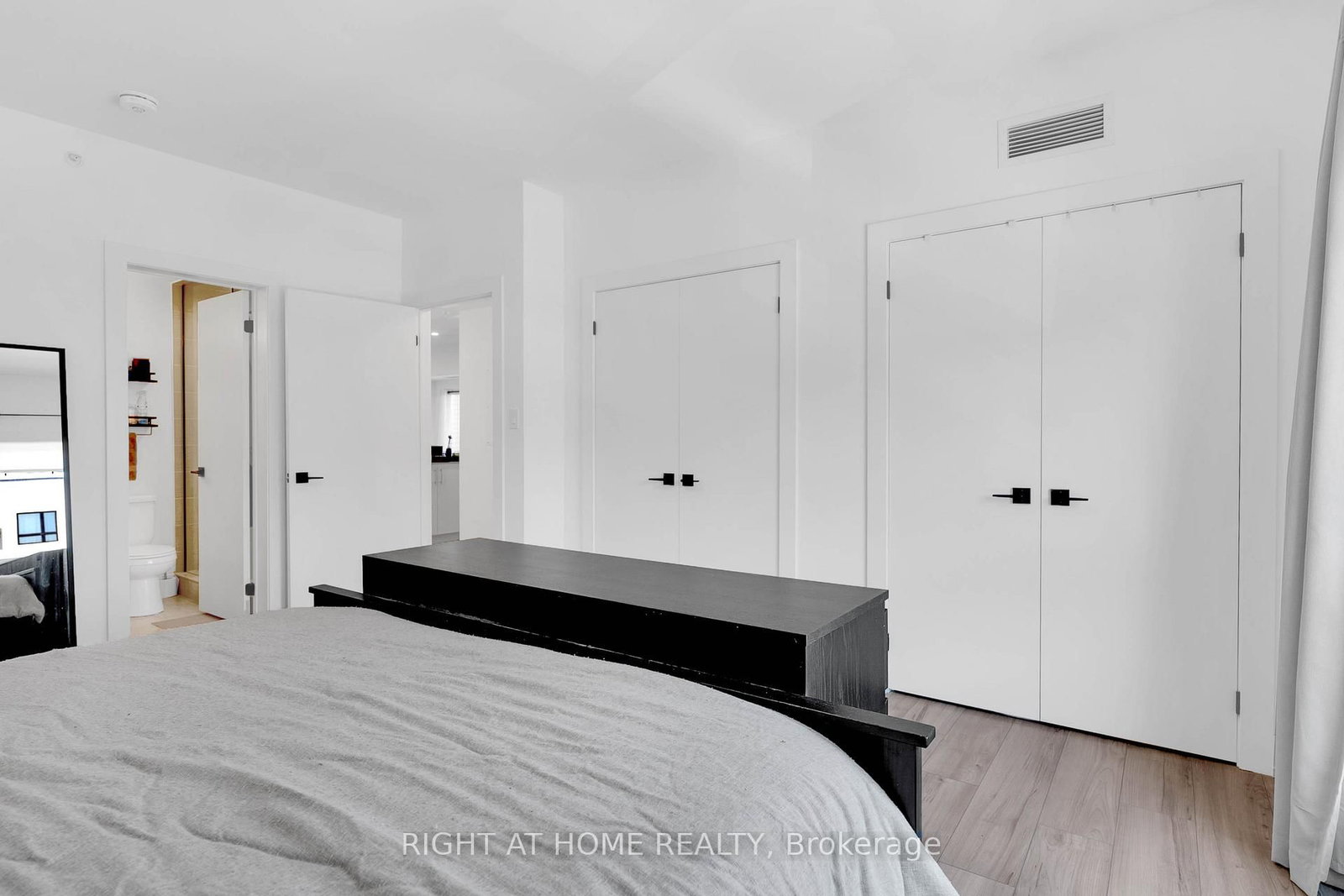 4 Spice Way • #202 • Barrie, ON photo 23