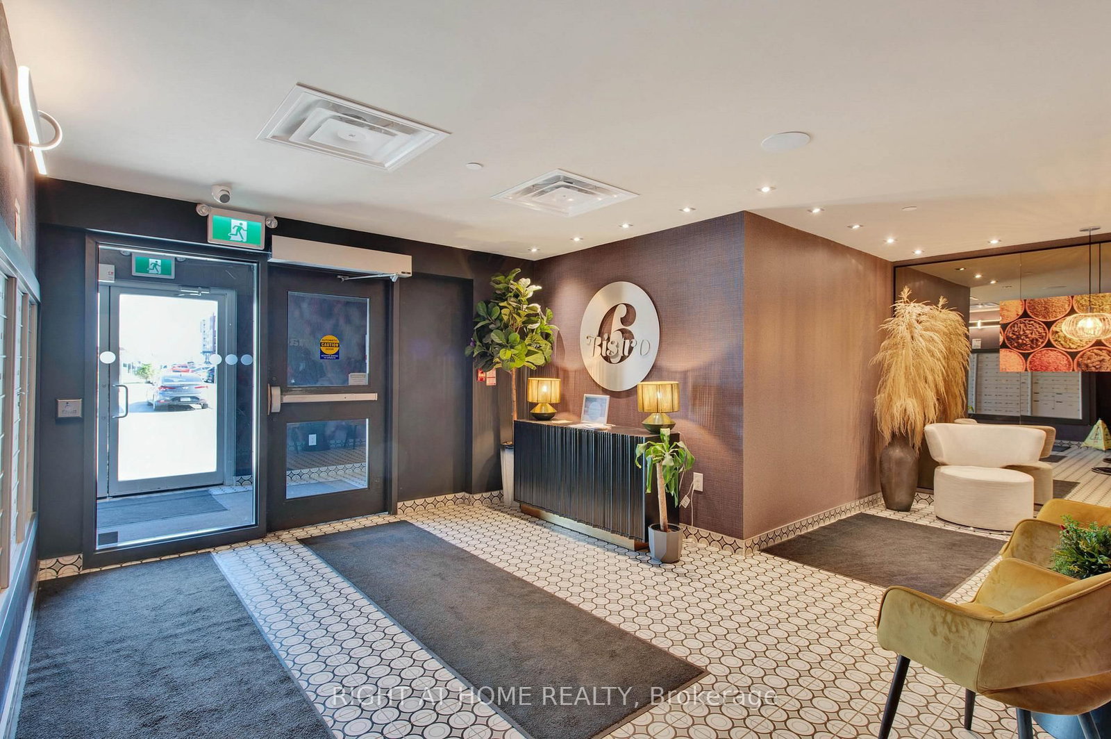 4 Spice Way • #202 • Barrie, ON photo 4