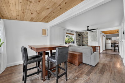 8 Myrtle Avenue • Oro-Medonte, ON photo 4