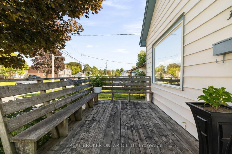 345 East St photo 4