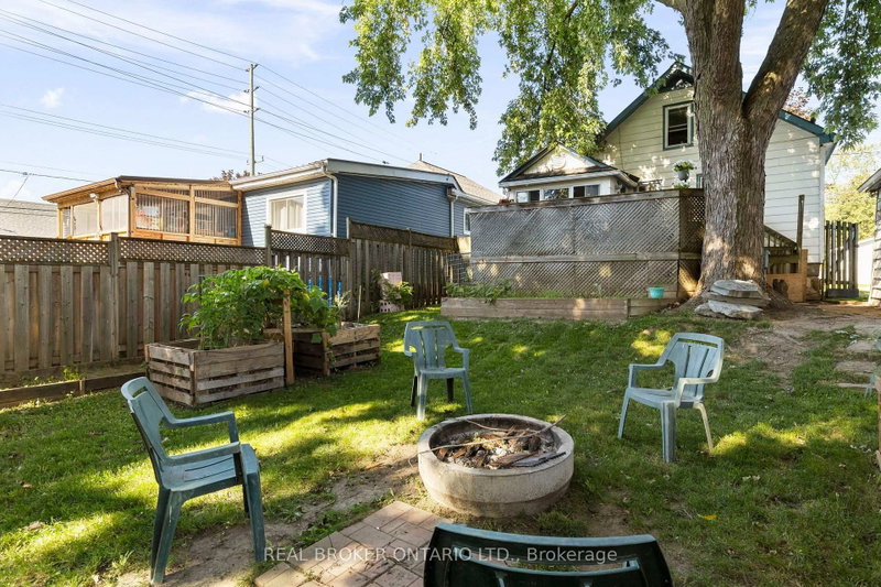 345 East St photo 5