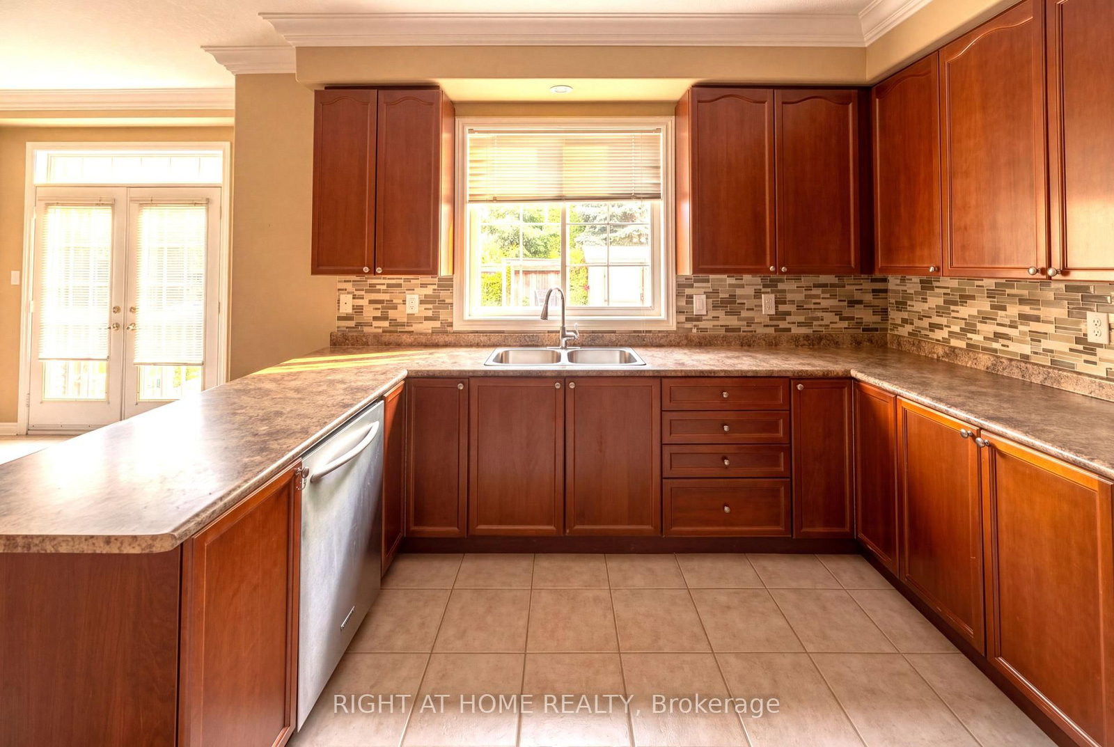 52 Prince William Way • Barrie, ON photo 13